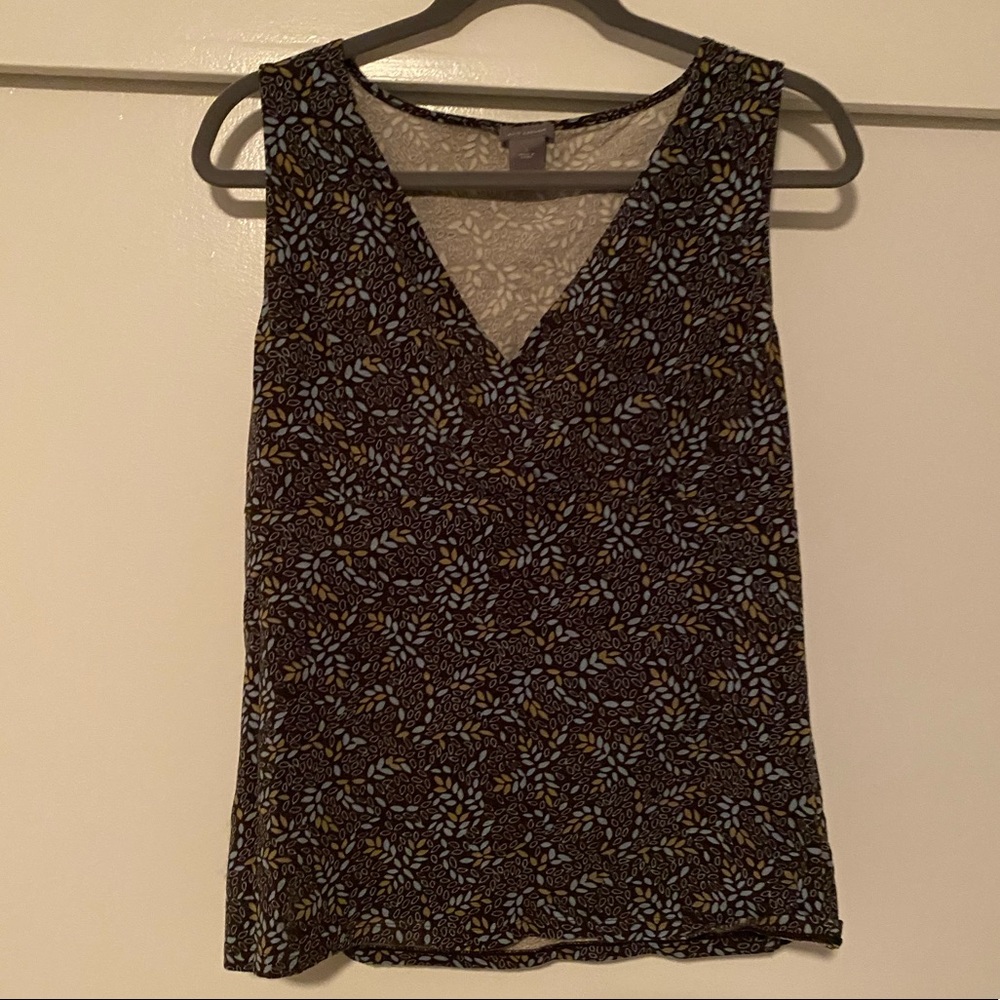 Anne Taylor v neck cotton top